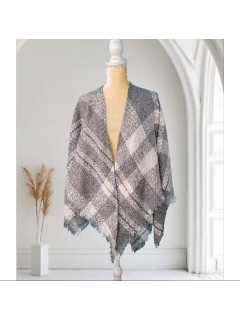 Lauren Conrad LC One Size Gray Plaid Shawl Fringe Minimalist Soft Girl Wrap